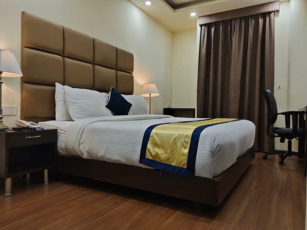 Days Hotel By Wyndham, Jalandhar Ngoại thất bức ảnh